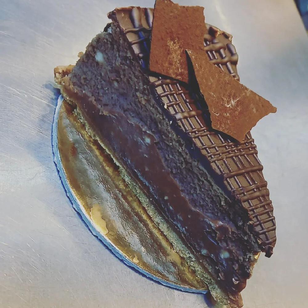 Tort (bütöv və ya dilim)