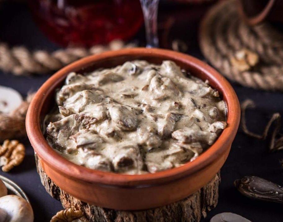 Qaymaqlı ət