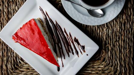 Çiyələkli Cheesecake  