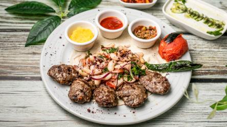 Köfte Piyaz  (240 gr)