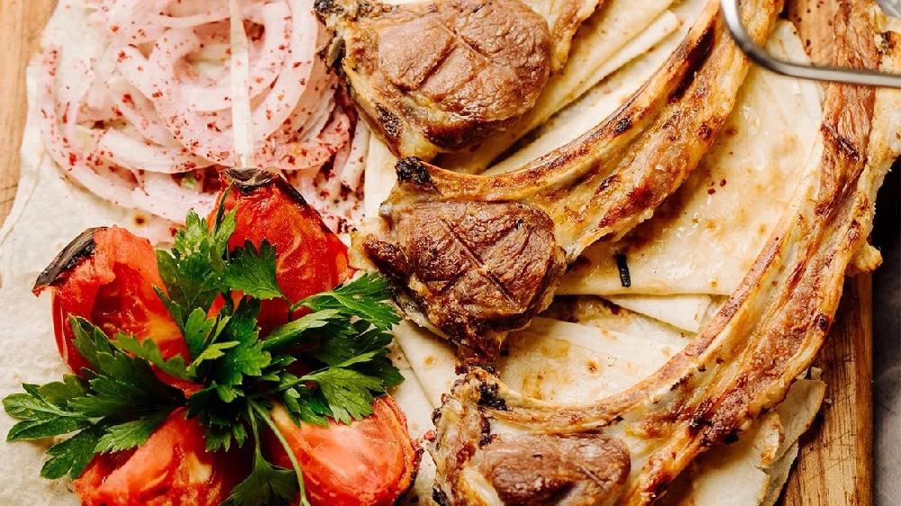 Hisə verilmiş donuz qabırğası