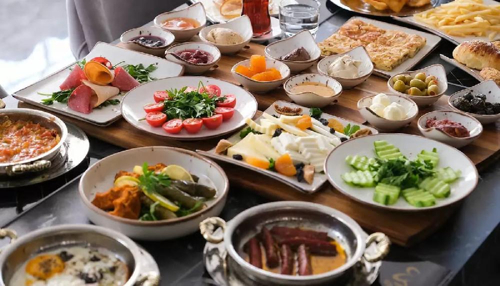 Serpme kahvaltı