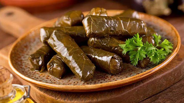 Zeytin yağlı yaprak sarma