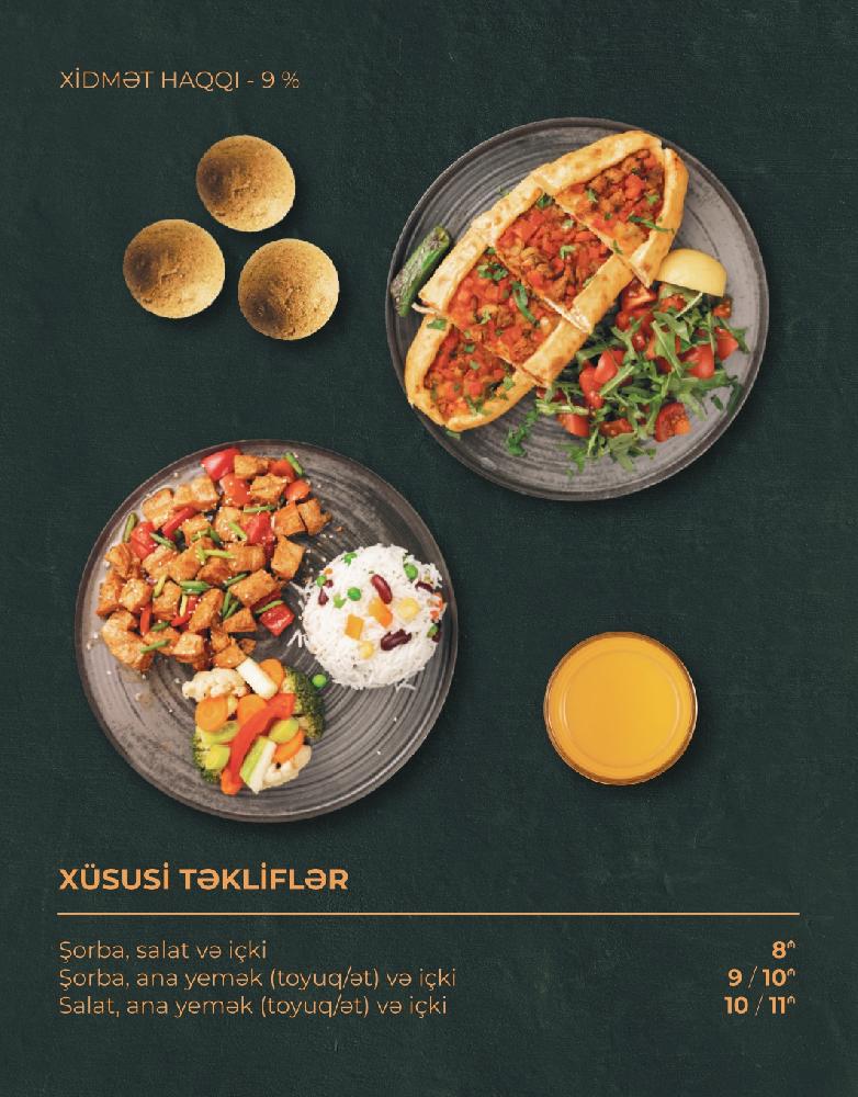 Salat, ana yemək (toyuq) və içki 