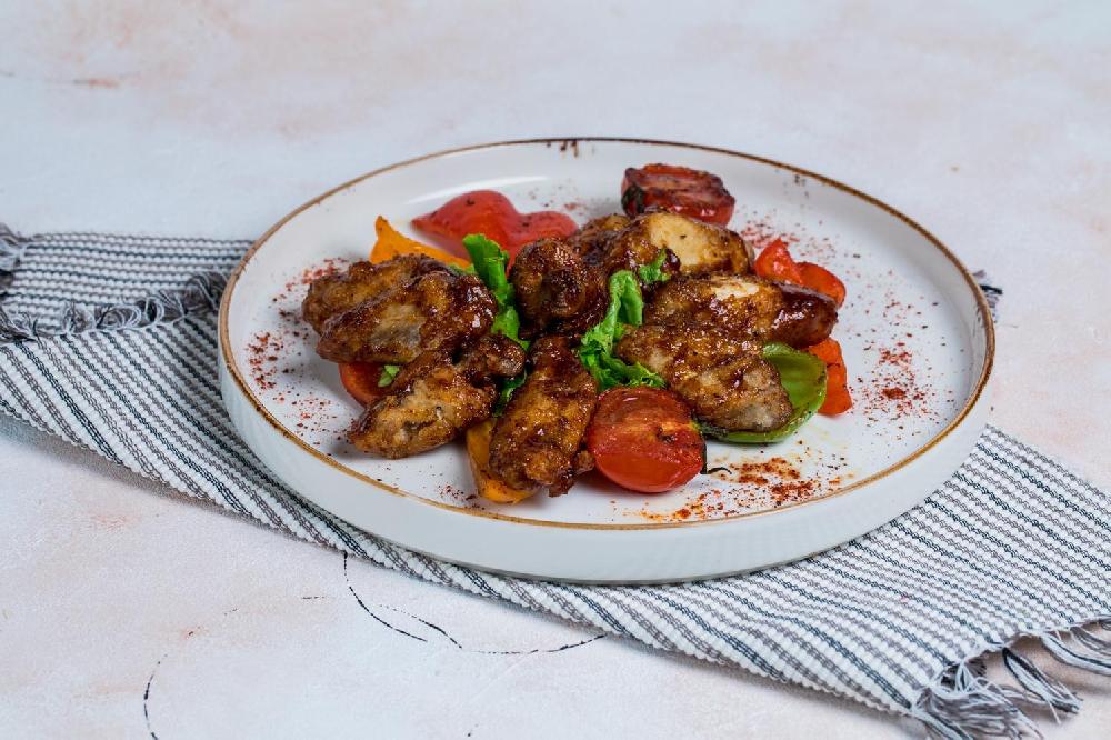Acılı toyuq qanadları