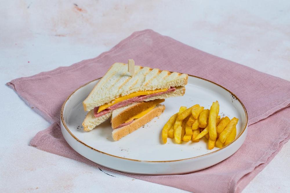Vetçinalı tost