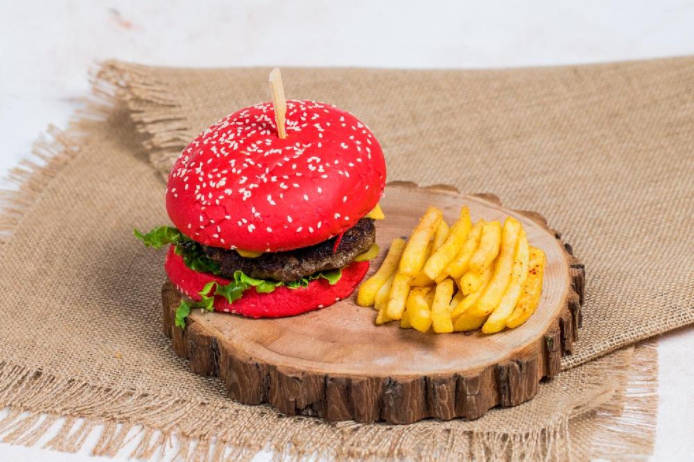Pink beef burger 