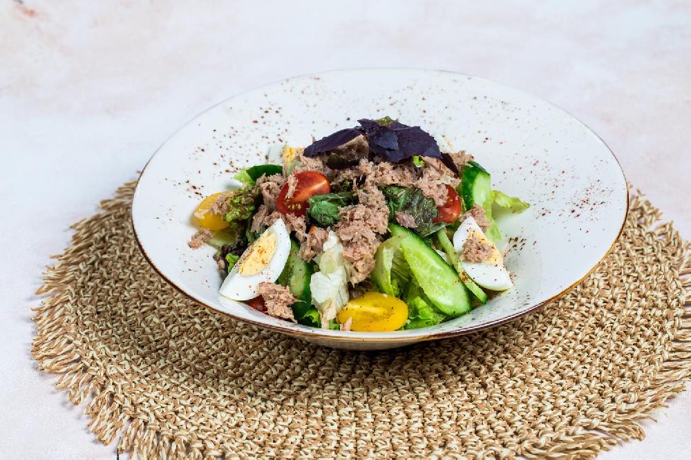 Tuna salatı 