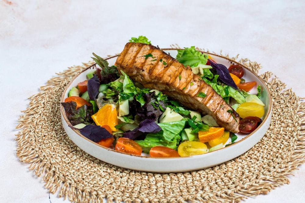 Qızıl balıq salatı 