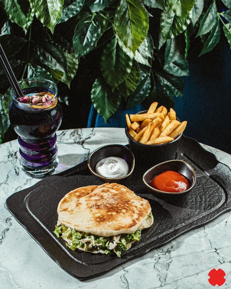 Pitta Chicken with french fries