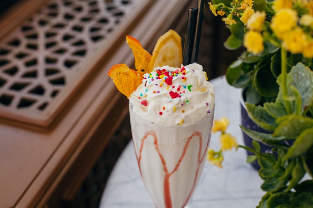 MILK SHAKE