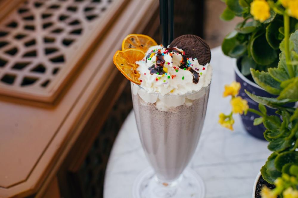MILK SHAKE
