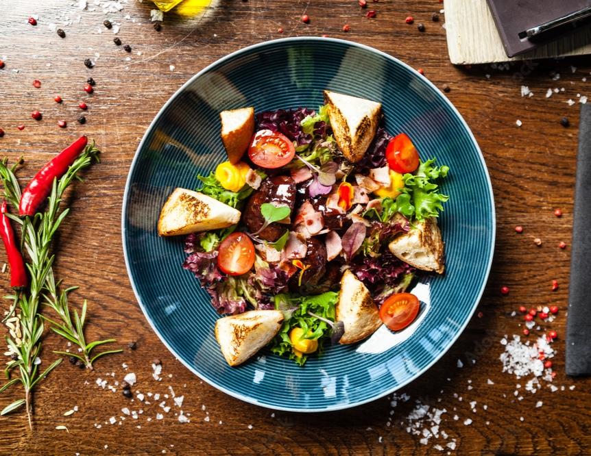 İsti salat dana əti ilə