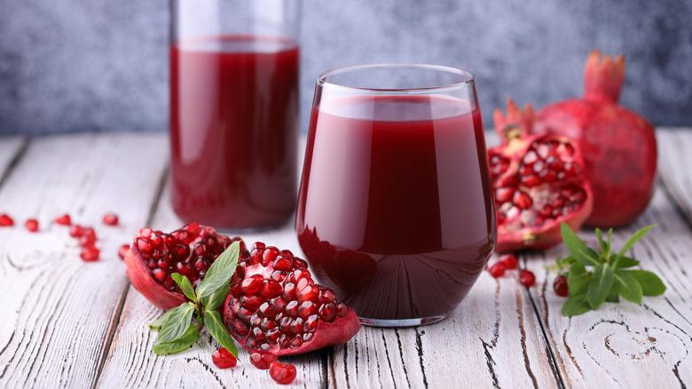 Təbii nar şirəsi
