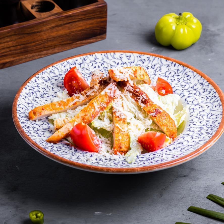 Sezar salatası (tavuklu)