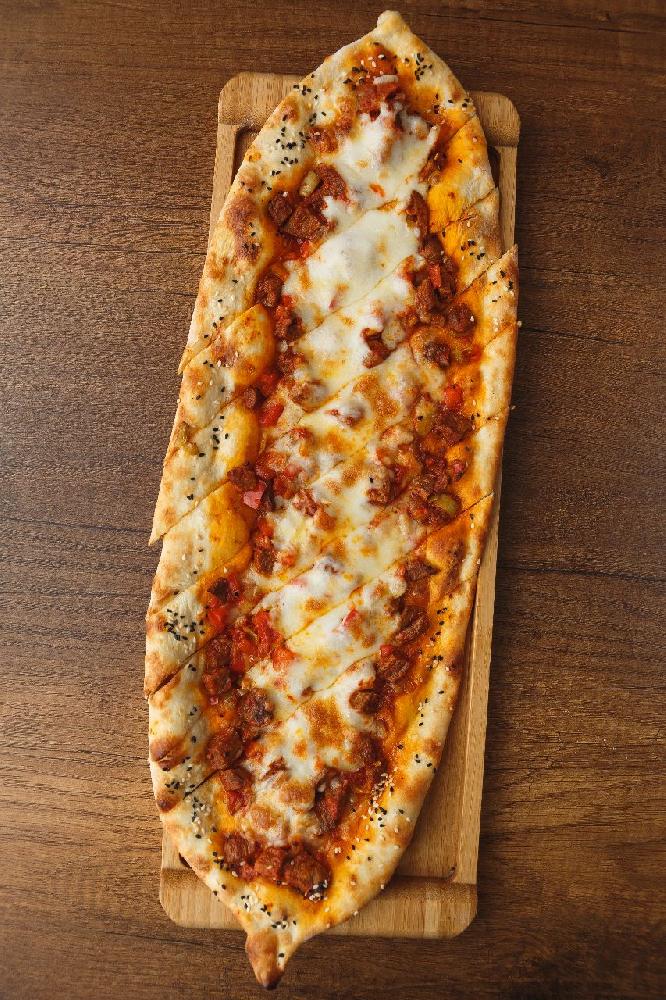 Quşbaşılı, Kaşarlı Pide (550qr)