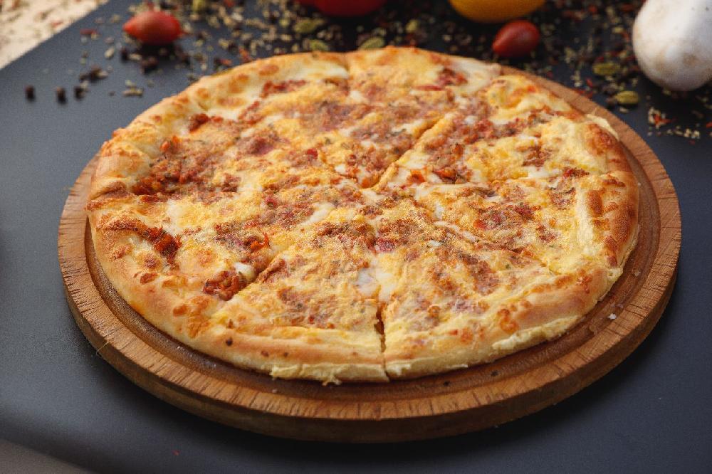 Qıymalı, Yumurtalı Pizza (600qr)