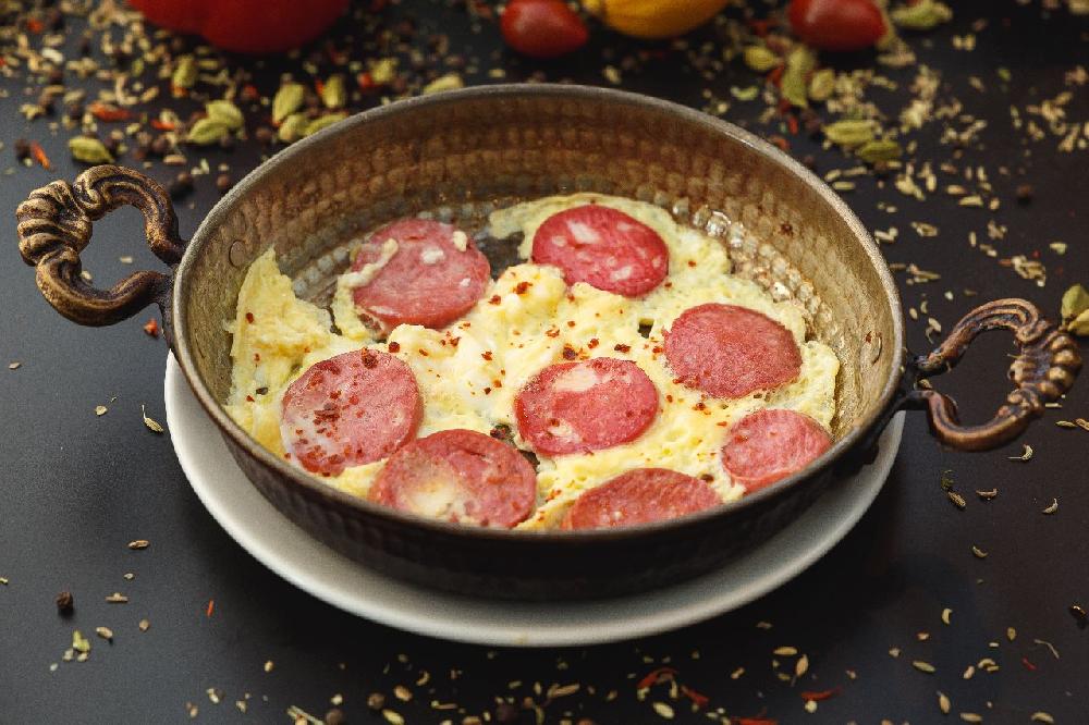 Sucuklu Yumurta 