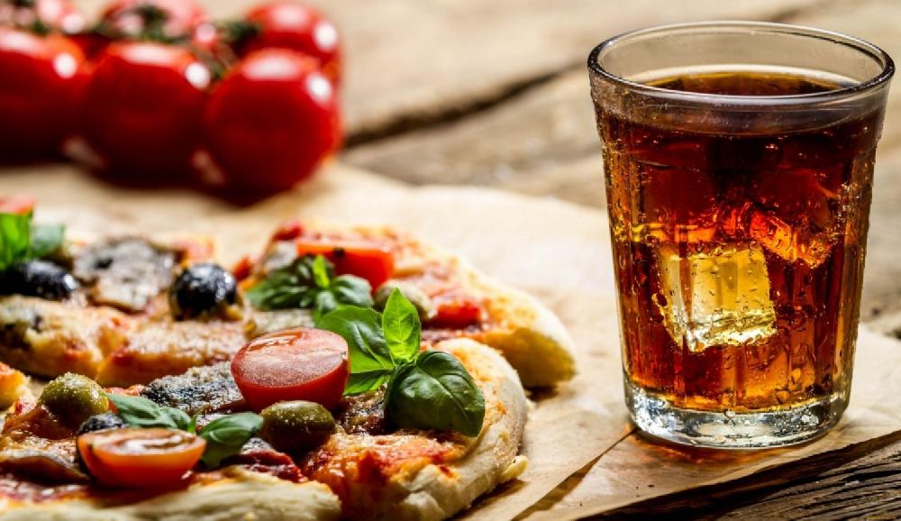 Pizza böyük + kartof 2 + içki 2
