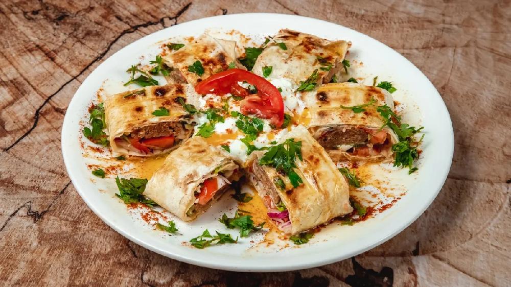 Beyti dürüm toyuq
