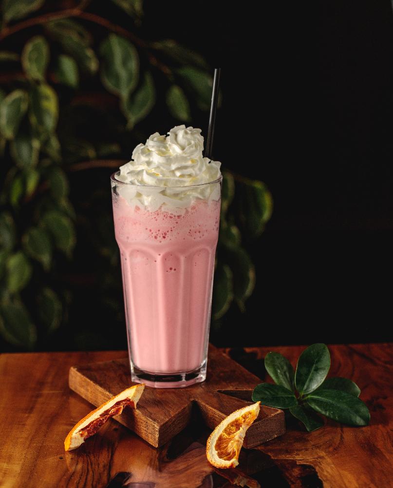 STRAWBERRY MILKSHAKE