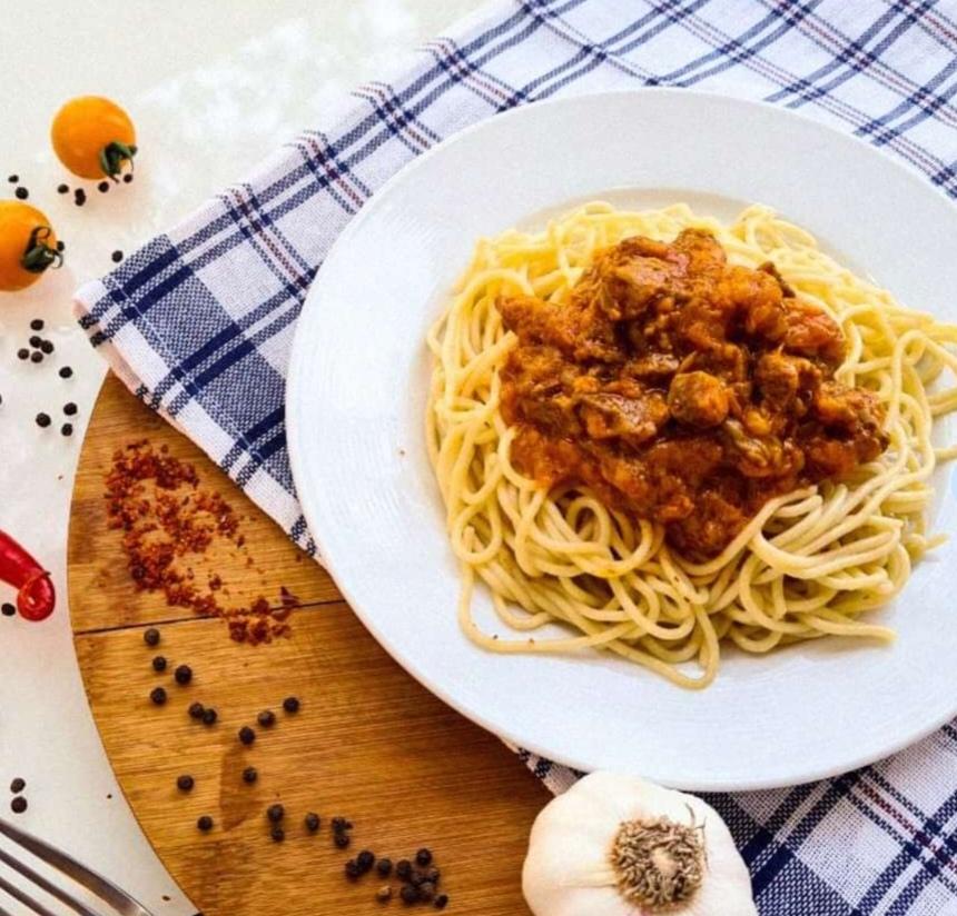 Spagetti qovurma