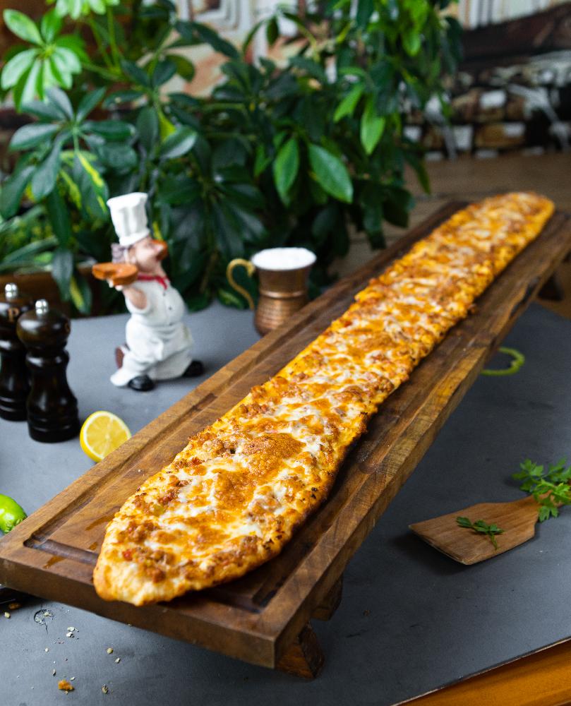 Beyran Metrelik Pide( Kuşbaşılı Kaşarlı )