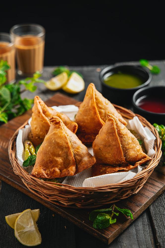 Samosa   tərəvəz ilə ( 4 əd)