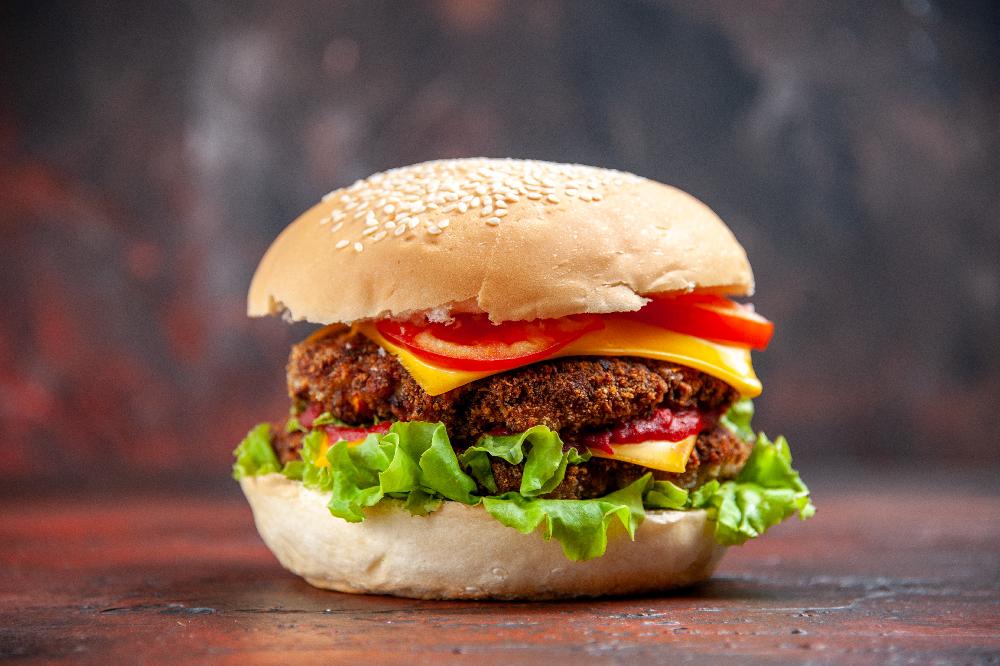 Pendirli mal əti burger