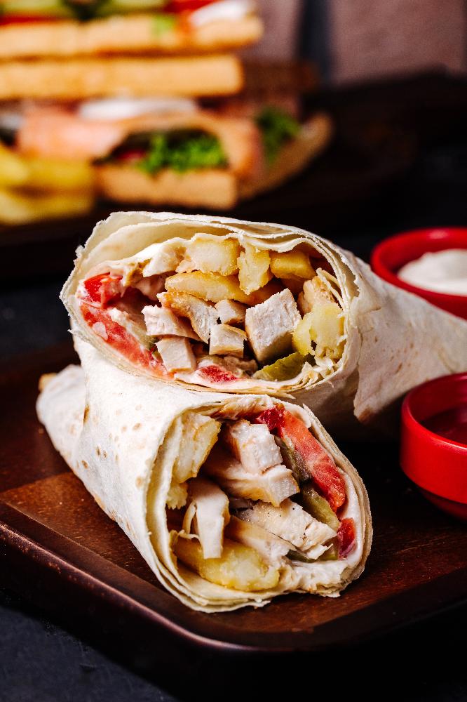 Toyuq əti fajitas roll