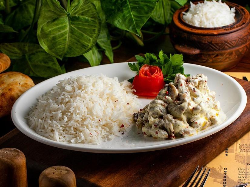 Toyuq stroganov