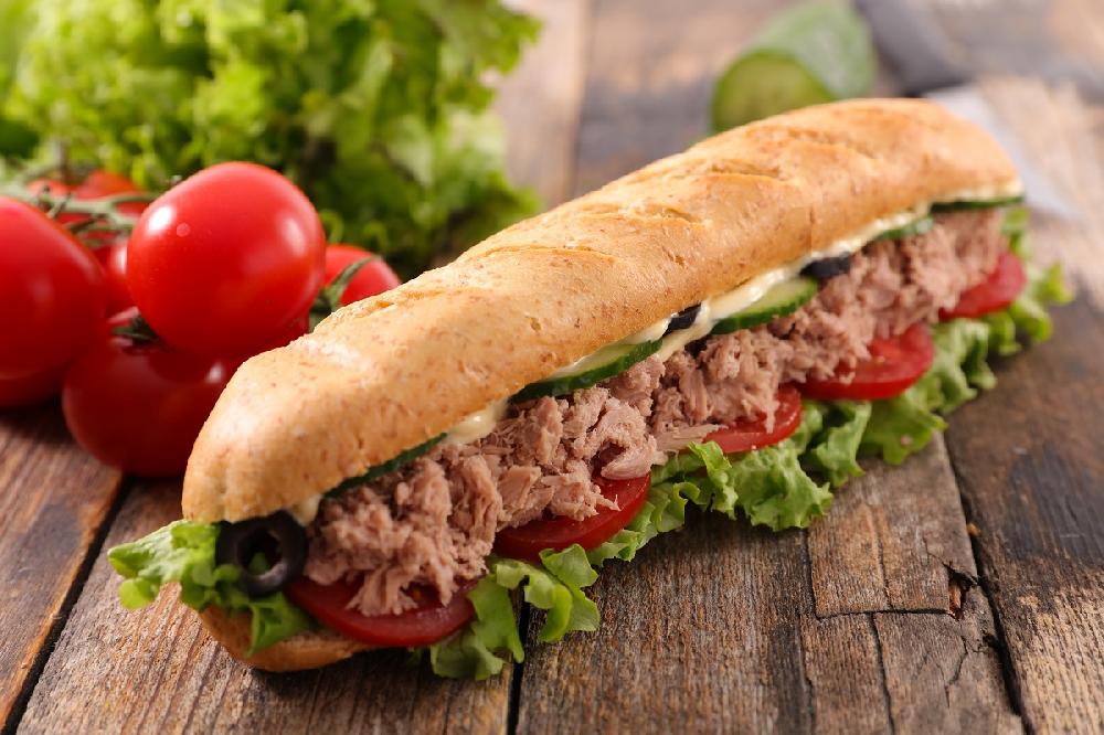 Tuna balığı sendviçi