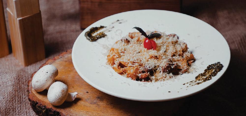 Beefşteks Fettucunni 