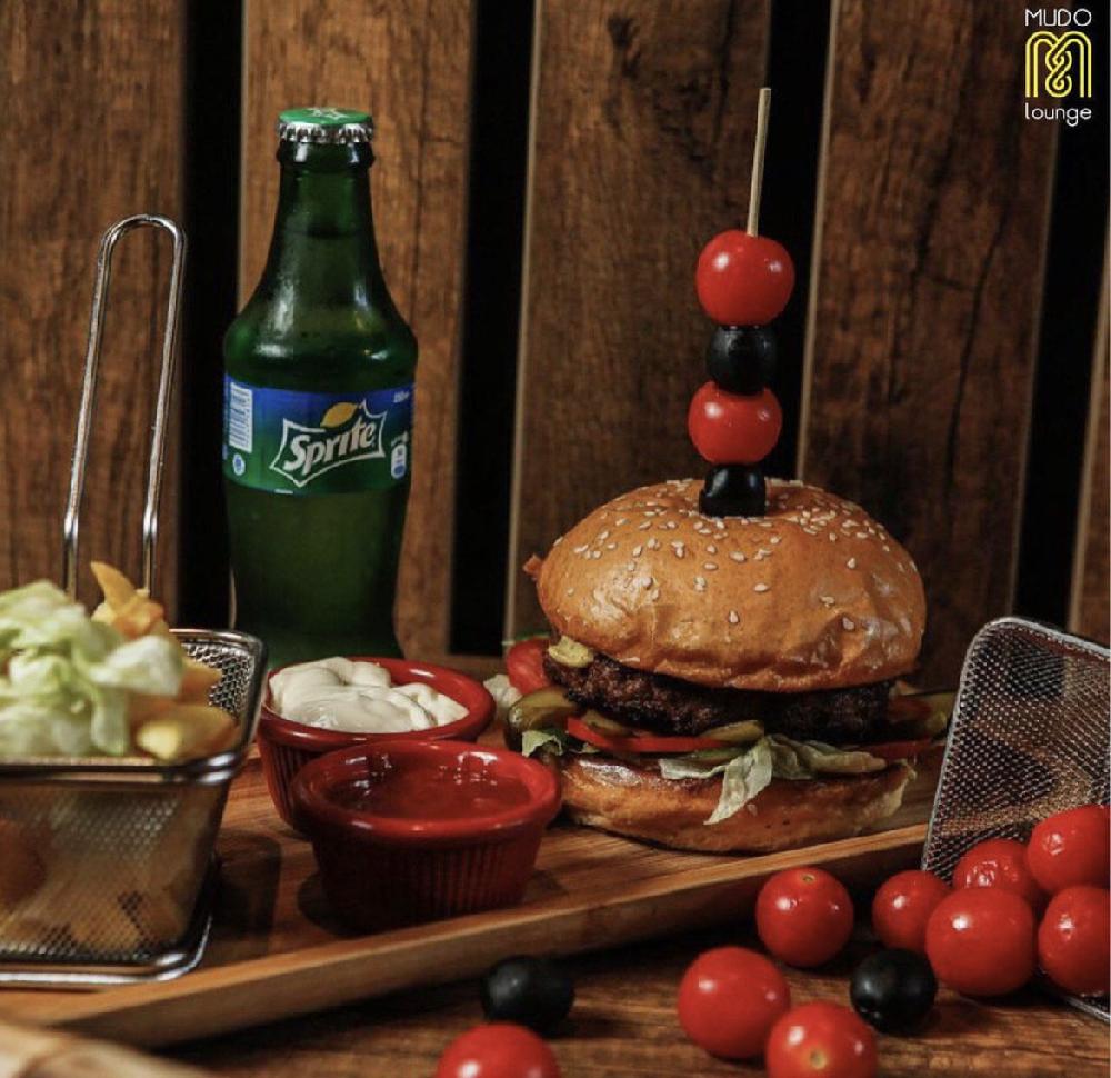 Burger dana əti ilə