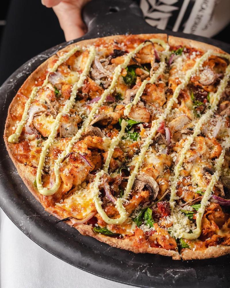 Toyuqlu pizza