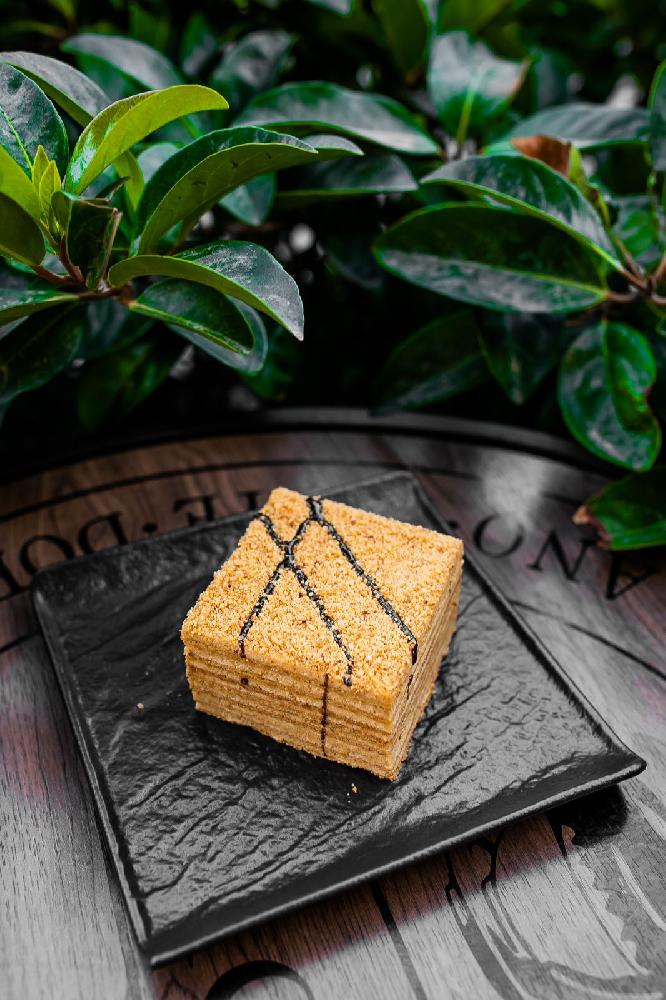 Honey cake 