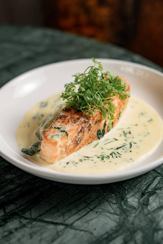 Salmon & spinach souce