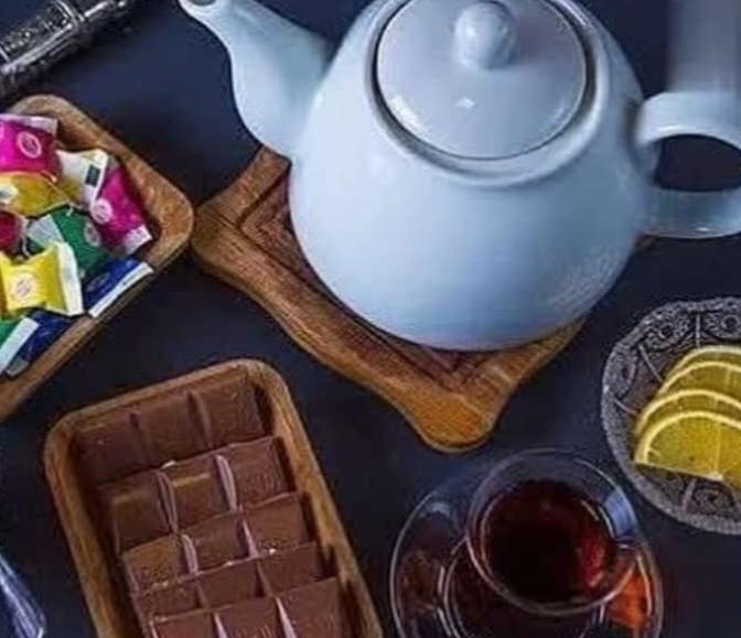 Çay pletka şokolad ilə
