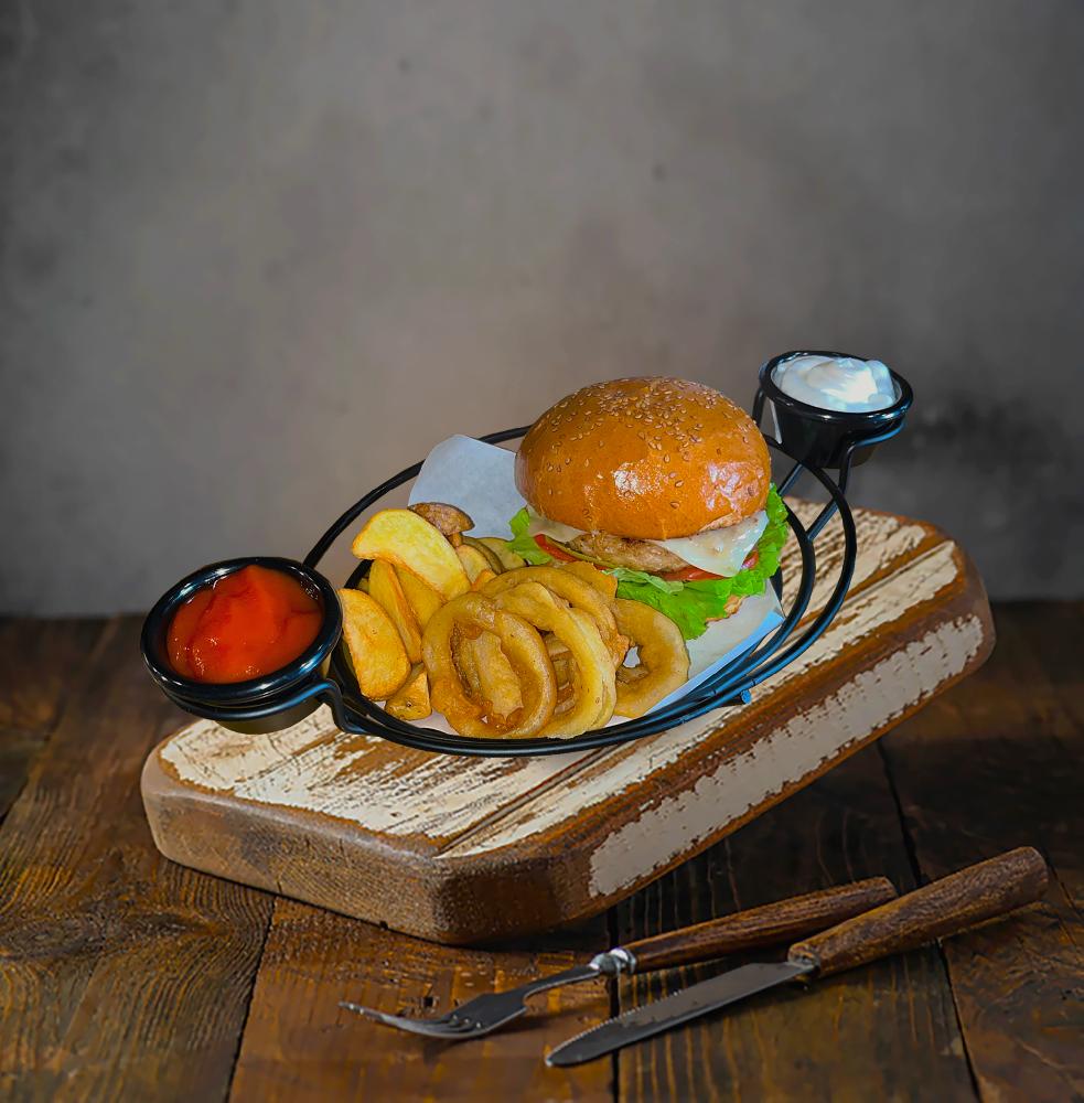 Chicken sezar burger