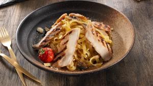 Toyuqlu Tagliatelle