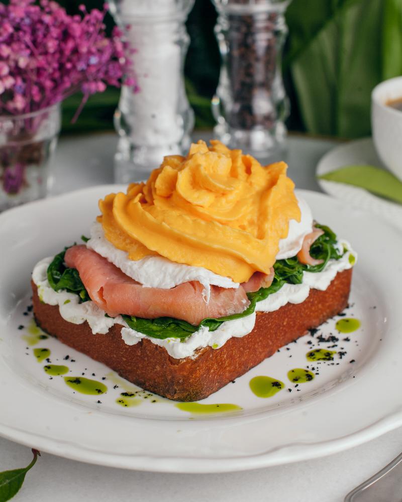 Benedict Brioche  Salmon