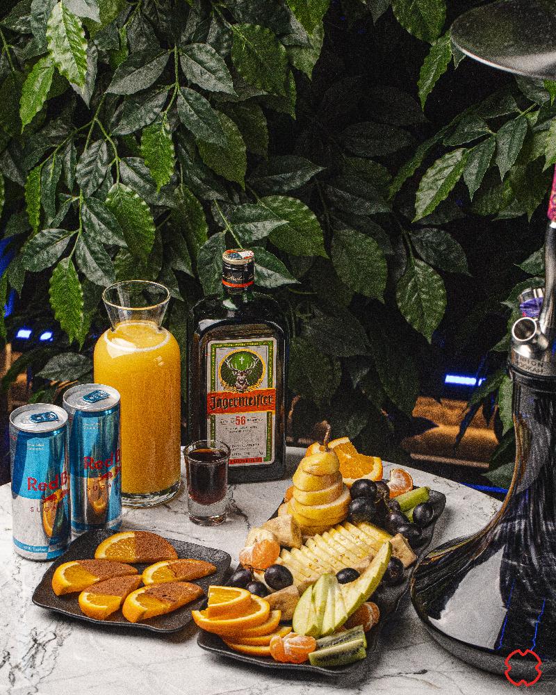 Premium Hookah, Jagermeister 0,7 L, Orange Juice 1 L, 2x Red Bull, Fruit Plate, Orange