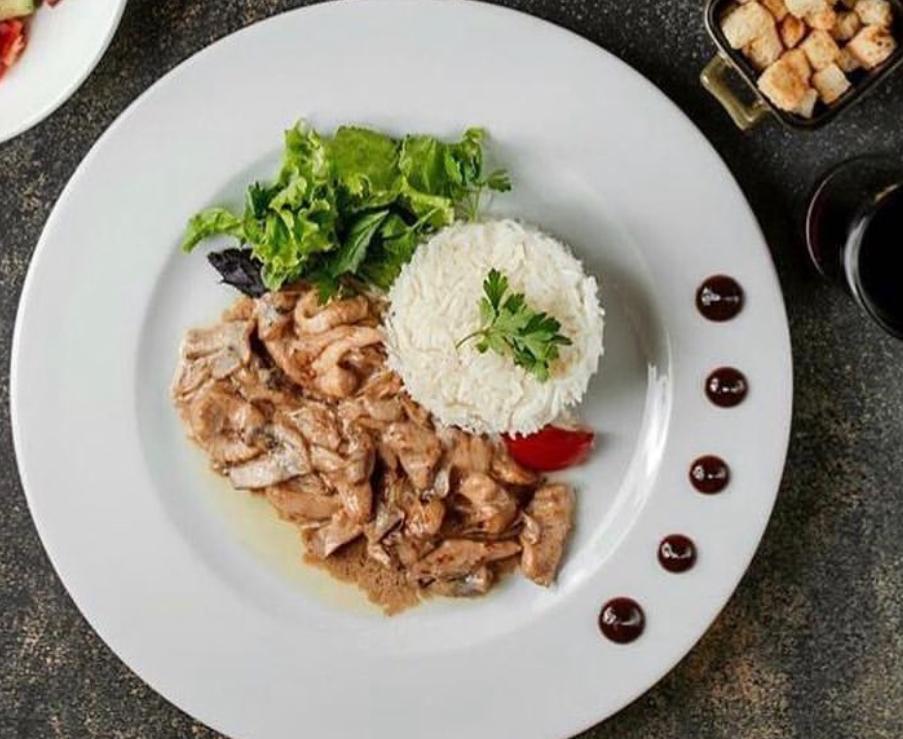 Toyuq Stroganoff