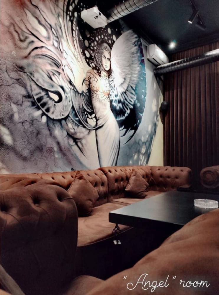 Interior view 4