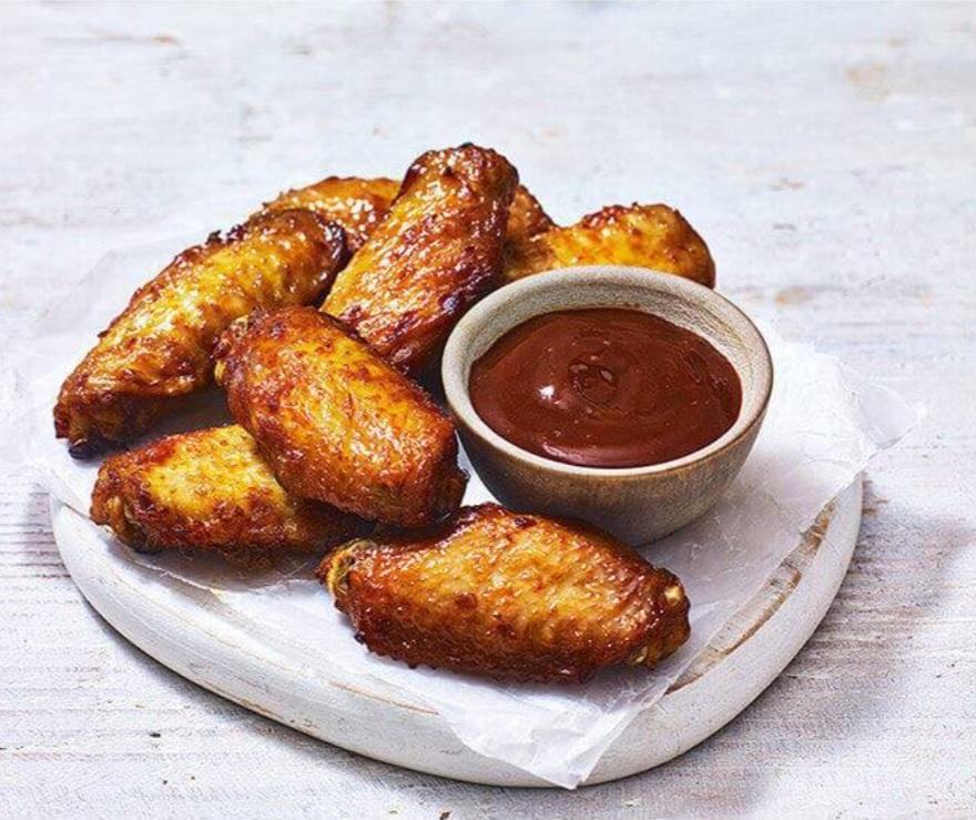 BBQ souslu toyuq qanadları