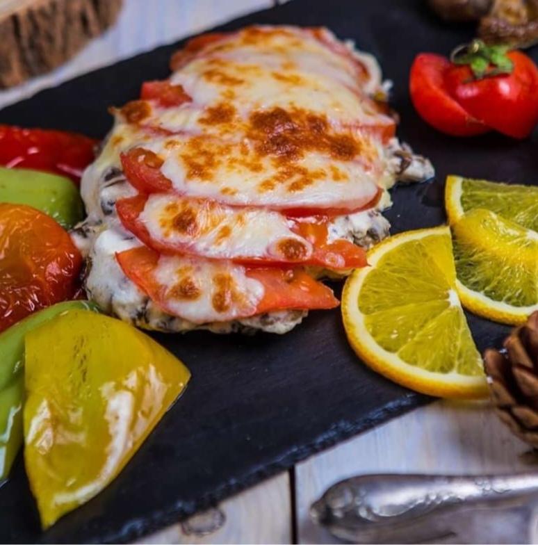 Monastrsayağı toyuq
