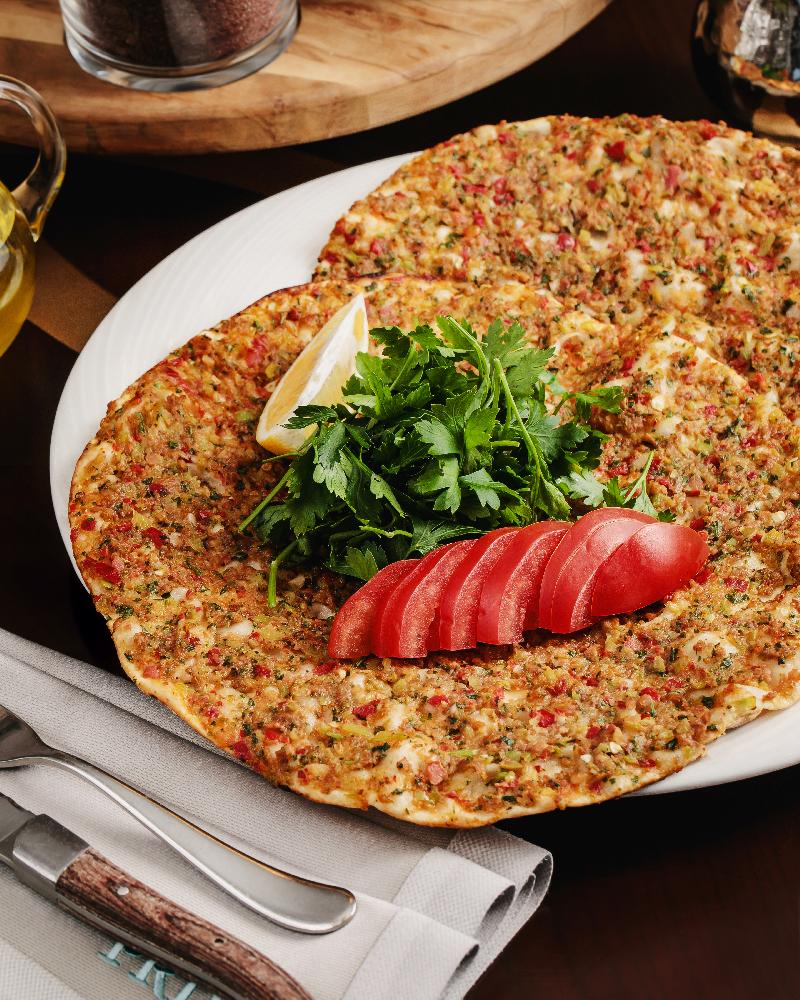 Lahmacun (acılı və ya acısız)