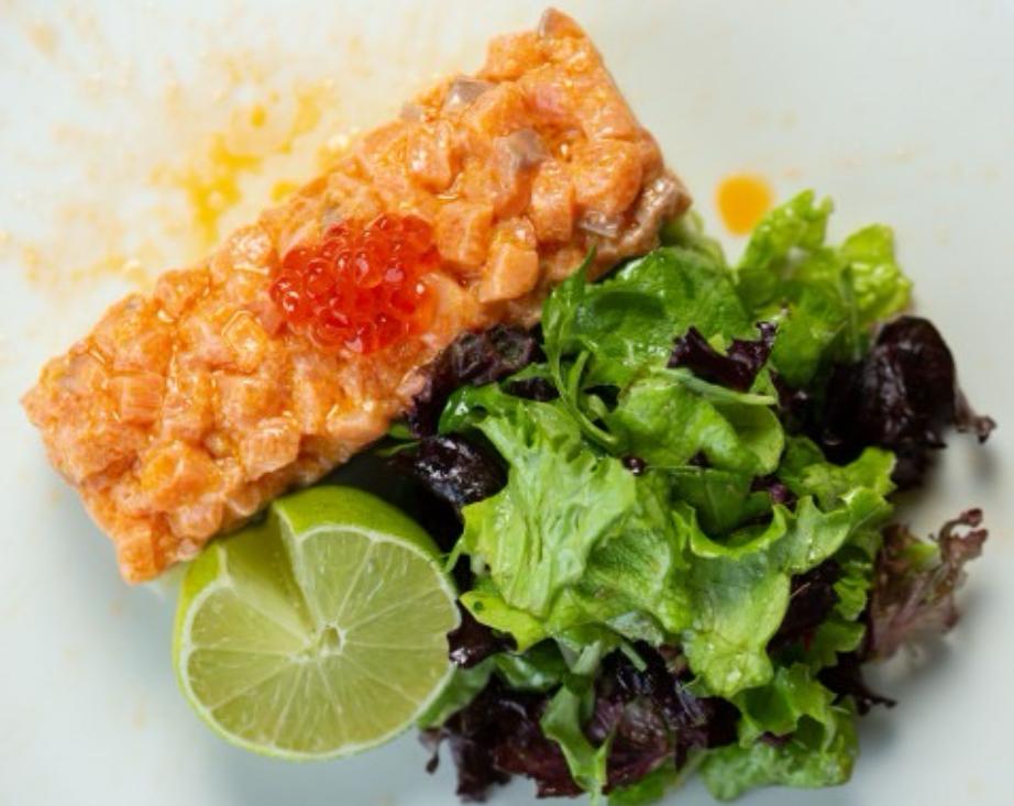 Qızılbalıq Tartar Avokado ilə