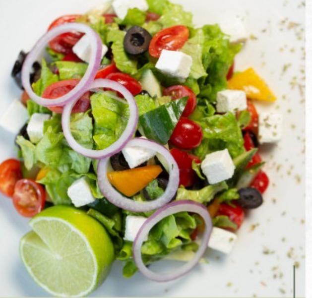 Yunan salatı, Feta pendiri, pomidor, qara zeytun və kahı ilə