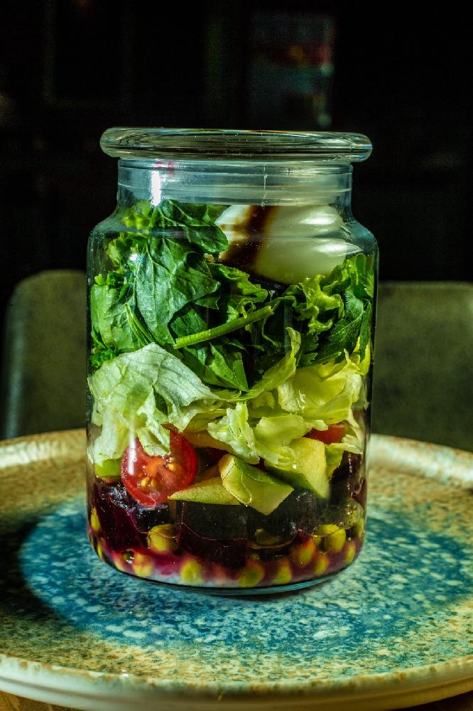 Tərəvəz salatı yumurtalı 
